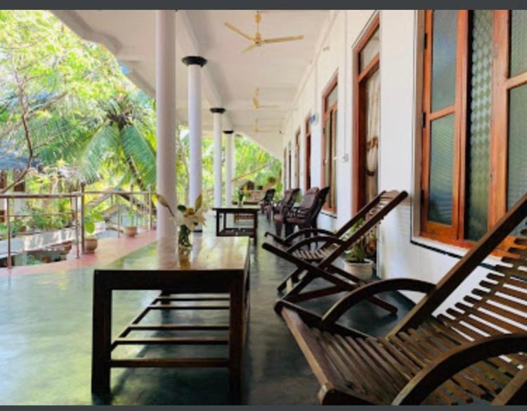 Sea Rock Beach Hotel Arugam Bay Exteriér fotografie