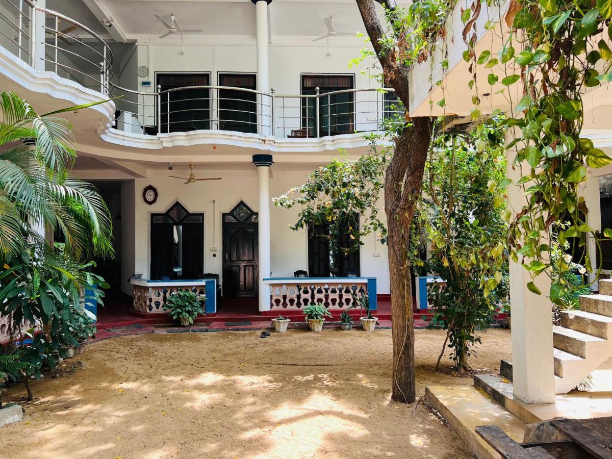 Sea Rock Beach Hotel Arugam Bay Exteriér fotografie